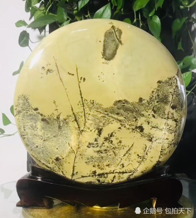 奇石欣赏:无需过多的装饰 在一石之中 也能窥得大自然的丰饶