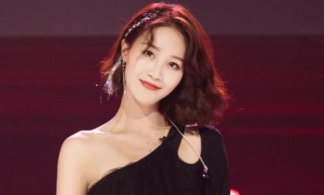 乘风破浪的姐姐|《乘风破浪的姐姐》蓝盈莹和吴昕，谁更该挨骂？