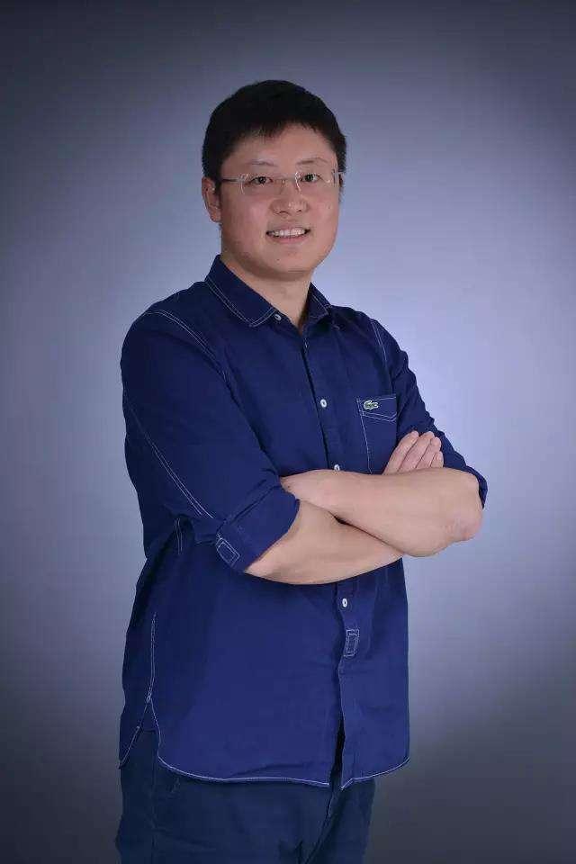 童瑶|吃瓜日报丨男星高考差点丢了身份证？赌王儿子守孝期间约会旧爱？