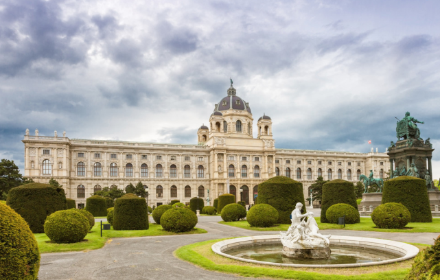 欧洲最美的三座宫殿是西方建筑艺术瑰宝你最喜欢哪一座