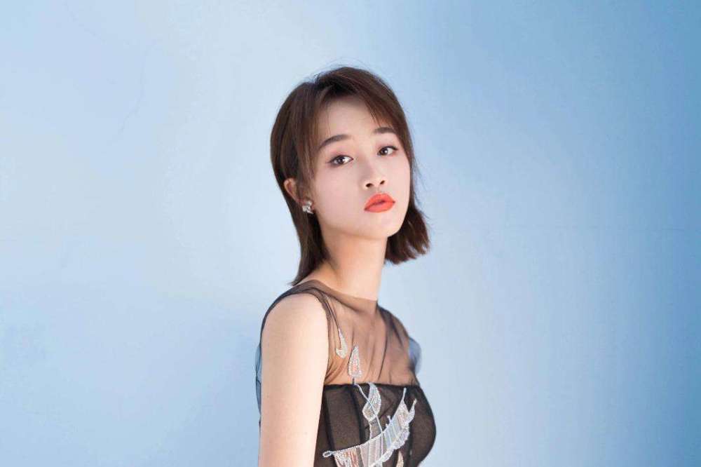 蓝盈莹|都是演员“不红”、都是“努力人设”，万茜与蓝盈莹为何差这么多