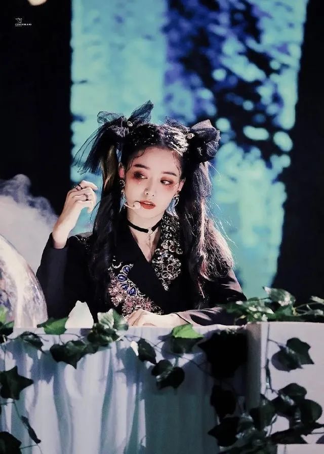 黄子韬|他和旗下艺人恋爱了？