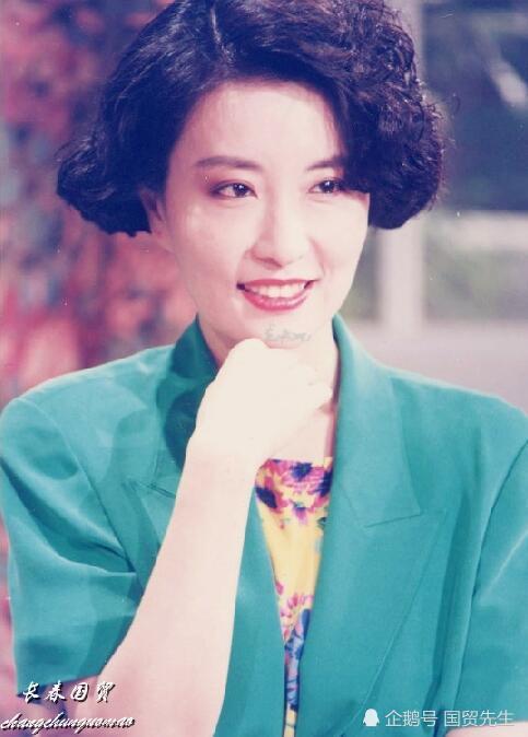 沈时华,20岁出道成为中视演员,1980年以《一个女工的故事》获得金马奖