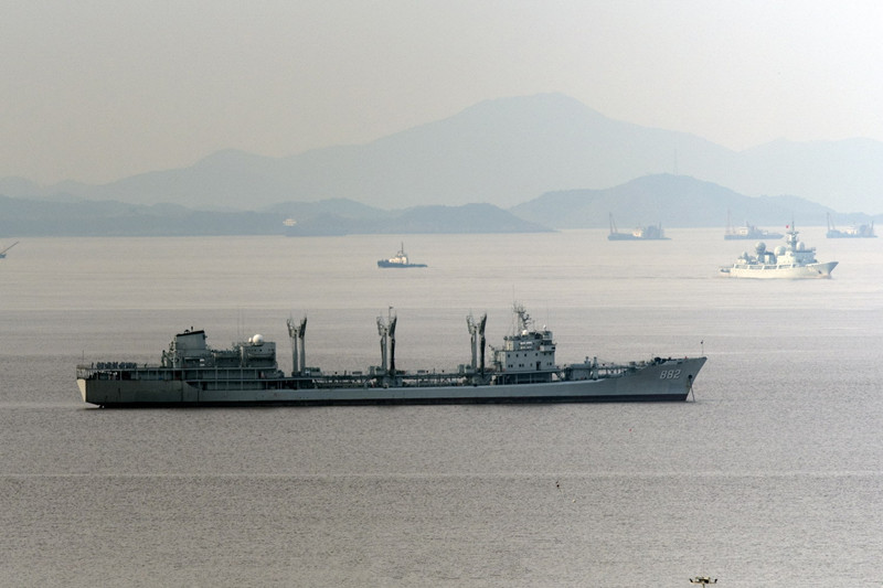 中华补给第一舰—鄱阳湖舰驰骋大洋40载,光荣退役