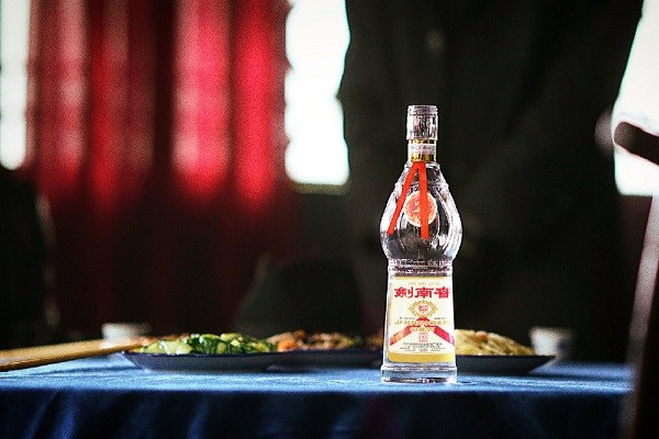 局中人|《局中人》赢家不是张一山和潘粤明，不是一众配角，是一个品牌