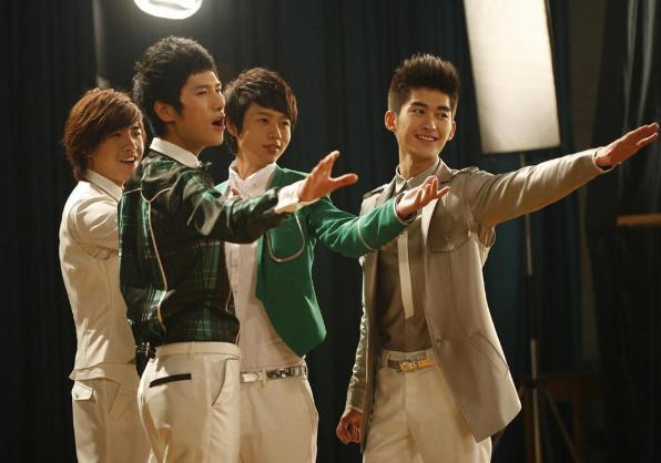 一起来看流星雨|《流星雨》11年后，张翰郑爽复合失败，他12年地下恋情修成正果