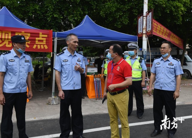 化州市公安局長林海森表示,高考期間,全市1400多警務人員,全警動員