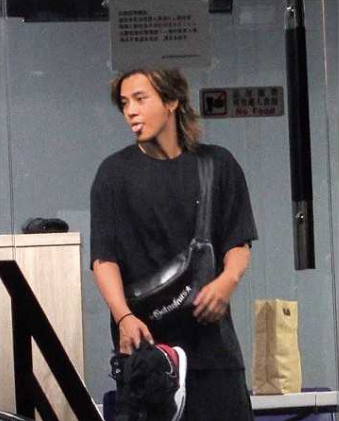 罗志祥|罗志祥现身模样大变，东张西望害怕被拍，依旧是深夜出动