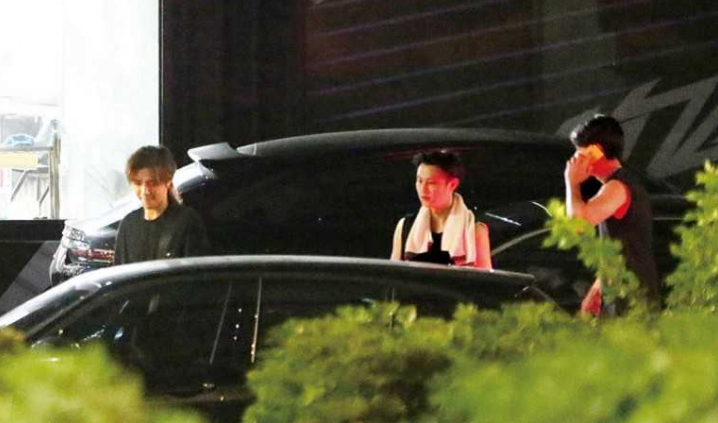 罗志祥|罗志祥现身模样大变，东张西望害怕被拍，依旧是深夜出动