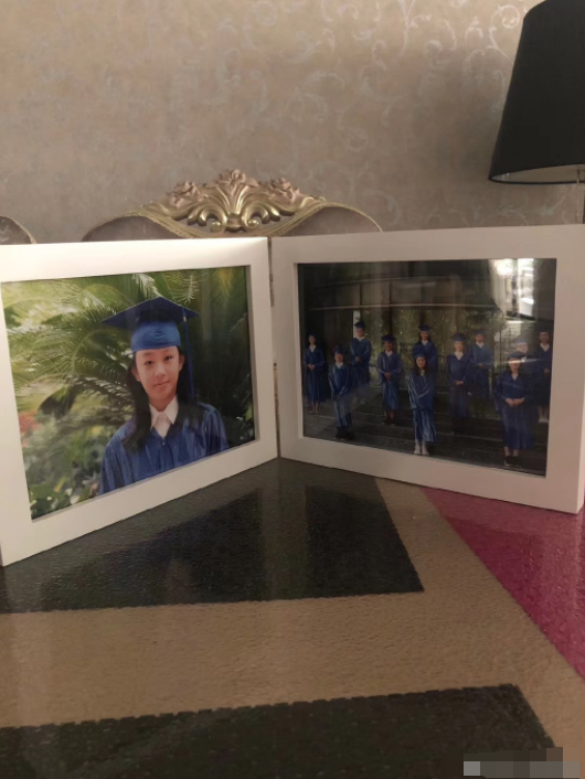 吴启华|吴启华女儿小学毕业，穿毕业服演讲落落大方，五官精致长相漂亮