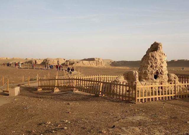 考古|内蒙元代窖藏出土了一个高足杯，这件文物，竟比元青花还要珍贵