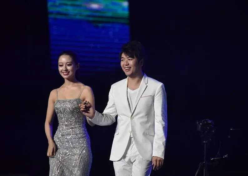 郎朗|炒作过猛惹人嫌，万人追捧的郎朗夫妇，如今败光了所有的路人缘