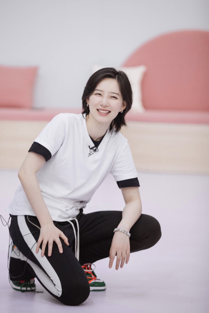 李斯丹妮|参加节目前并不火，但除了万茜，她也成了姐姐中的“香饽饽”