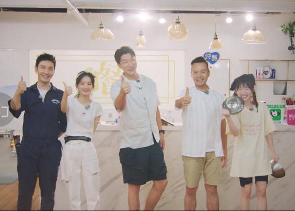 黄晓明|黄晓明历险记：去年夏天明学，今年浪学，《中餐厅4》又是什么学？