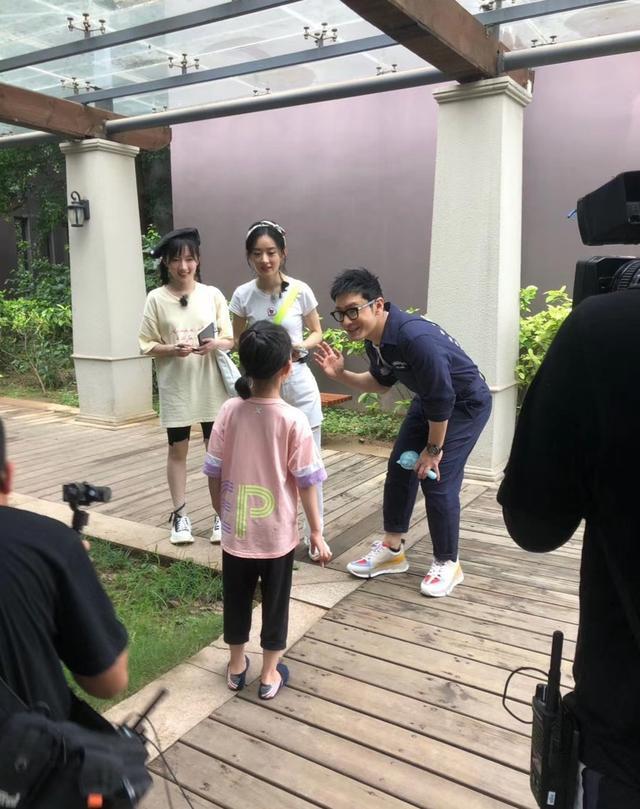 黄晓明|黄晓明历险记：去年夏天明学，今年浪学，《中餐厅4》又是什么学？