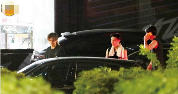 罗志祥|罗志祥首露面长发抢镜，其经纪人小霜低调生下女儿但婚姻状况不明