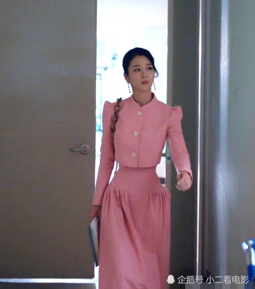 徐睿知"蚂蚁腰"上热搜被人肉,网友怀疑是后期合成_腾讯新闻