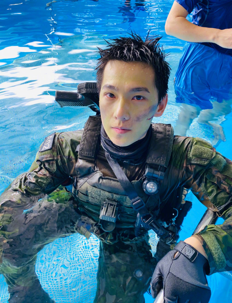 杨洋|杨洋走出《花少》阴影？时隔5年罕见再上芒果台综艺，粉丝暴风哭泣