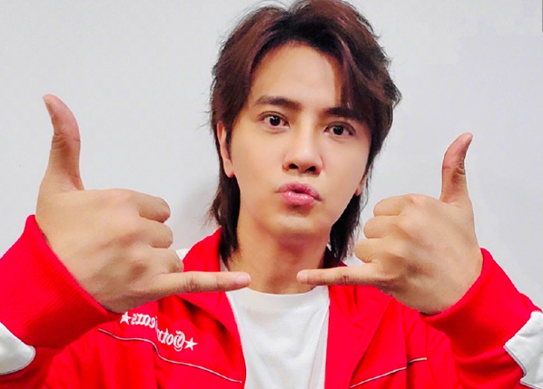 罗志祥|罗志祥深夜再次现身球场，身边有6名艺人朋友陪同，排面十足