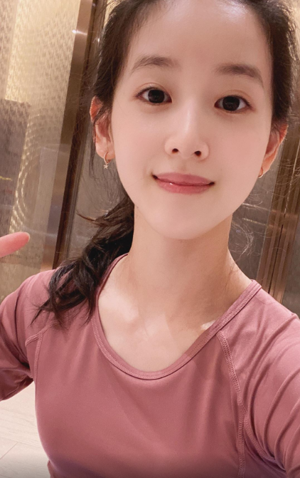 章泽天|章泽天大赞邓文迪是独立女性自己要努力，却遭质疑：你也要离婚？