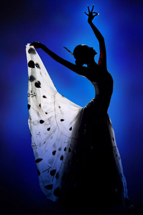 61岁杨丽萍近况曝光身材气质绝佳秒杀乘风破浪的姐姐们