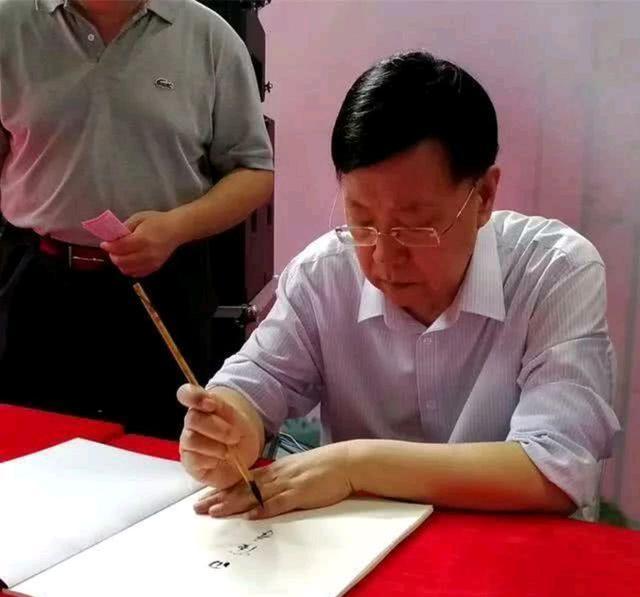 田蕴章|田蕴章评价启功书法一般、鲁迅书法不入流，专家笑而不语