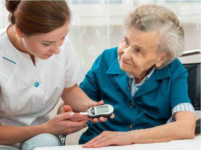 血糖|体内血糖失控时，睡觉会有4个信号，若你超过2个，提示你该降糖了