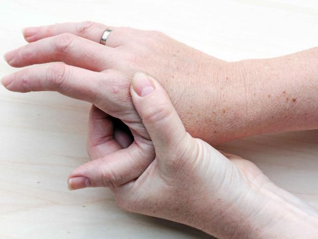 血糖|体内血糖失控时，睡觉会有4个信号，若你超过2个，提示你该降糖了