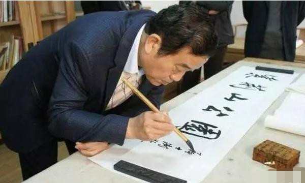 田英章|人红是非多，书协永远不欢迎田英章，是其水平不行？还是同行嫉妒