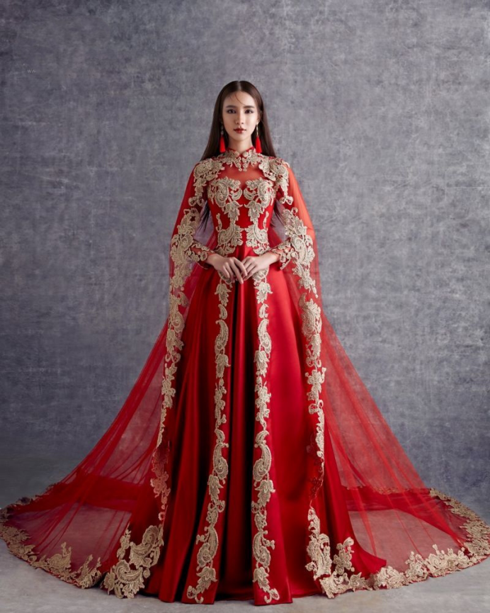 泰国23岁最美变性人yoshi,一袭红衣美丽优雅,网友:身材真好!