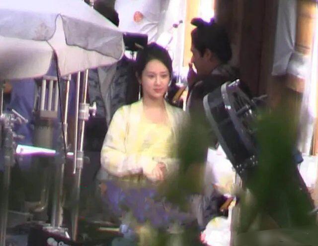 杨紫|青簪行再曝路透！杨紫放飞自我被批不敬业，与肖战另类同框成亮点