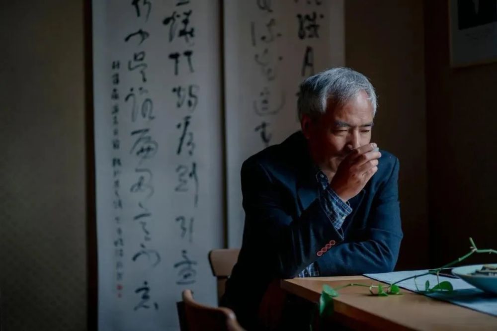 格非|谷雨计划丨全网都在追热点新闻，她们却写了一篇关于作家的慢报道