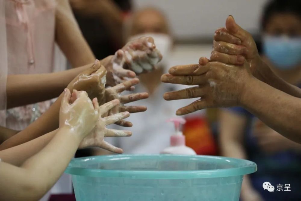 北京|160个日日夜夜！他们是北京社区防疫岗上党员“夫妻档”