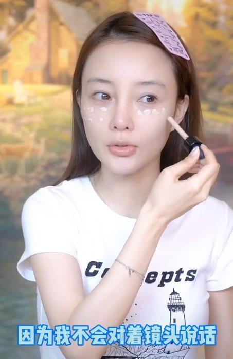 李小璐|即将复出？李小璐暴瘦脸颊凹陷，凌晨还在继续工作