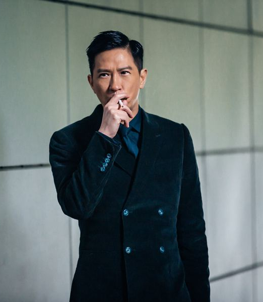 几种男人抽烟的境界:宝强境界没有十几年学不会,学发哥境界小心挨打