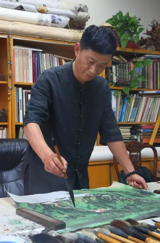 常州山水画家朱利群笔下山川情系江南