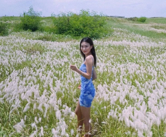 bella|Bella走出高以翔去世阴霾，晒美照摘掉定情戒指，彻底与过去告别