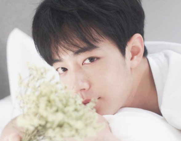 肖战|肖战新歌销量破吉尼斯纪录，上热搜后又秒撤，被评丢人丢到国外