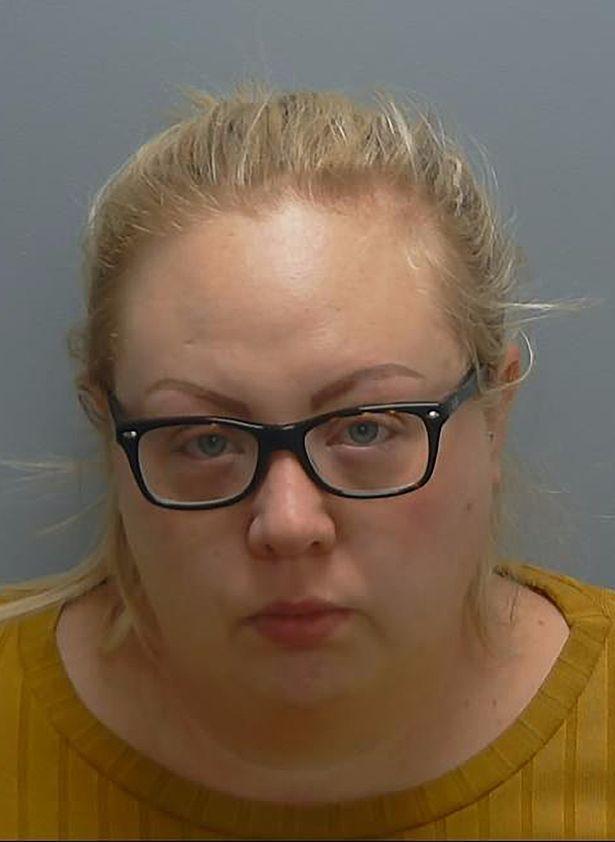 为了留住18岁小伙,英国32岁已婚女人多次谎称自己怀了他的孩子