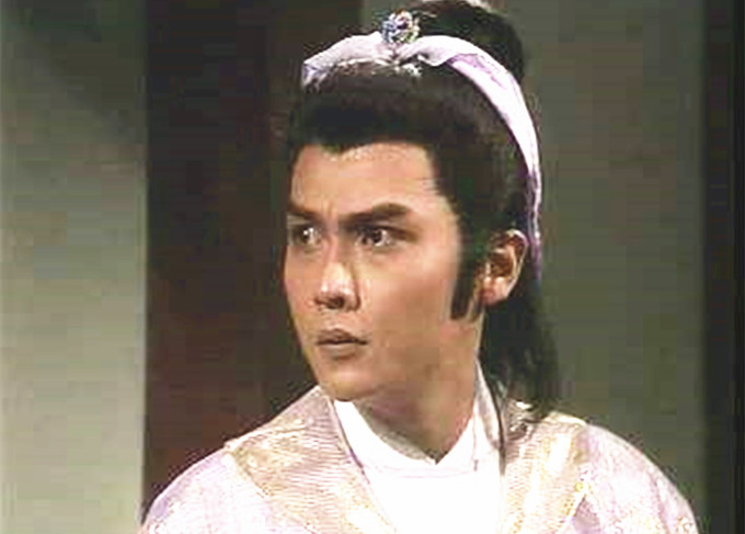 关礼杰|60岁吴岱融罕露面，满头白发皱纹横生，与58岁关礼杰同框像两代人