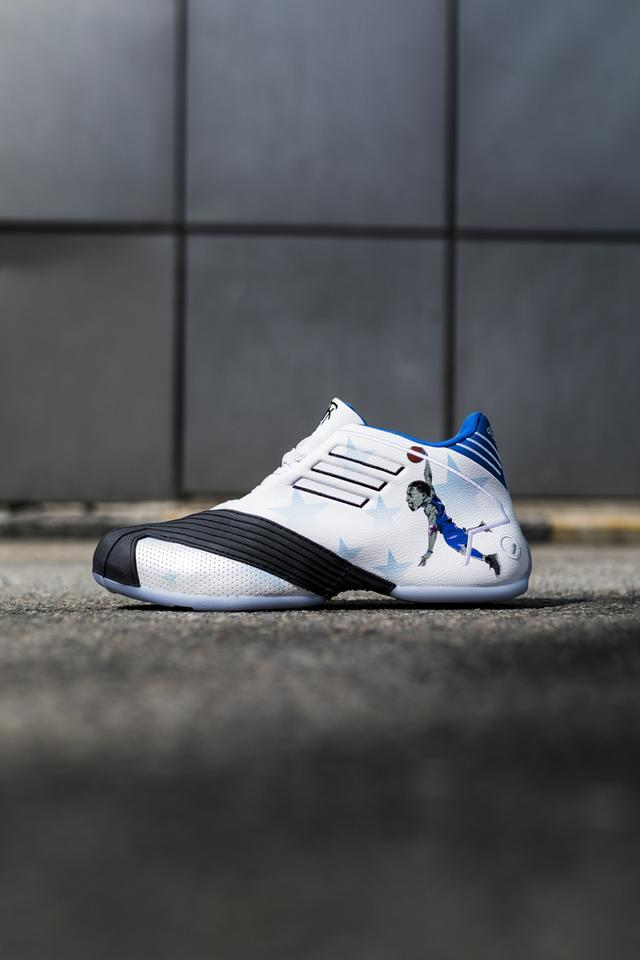 adidas t-mac 1"白蓝"配色复刻归来:麦迪经典签名篮球鞋