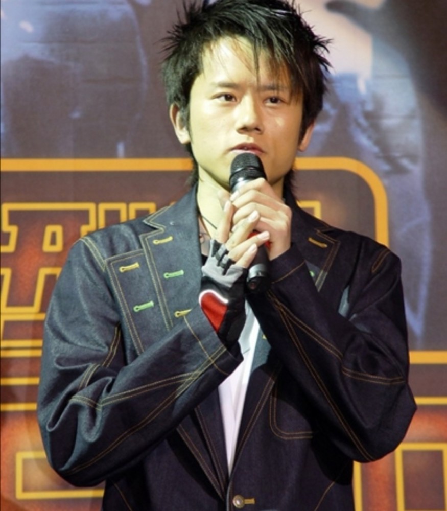 2004年,张杰参加音乐选秀类节目《我型我秀,并在总决赛凭借一首