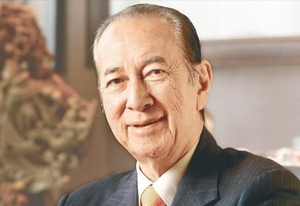 何鸿燊|何鸿燊即将出殡，二女儿却被曝光无情，居家办派对