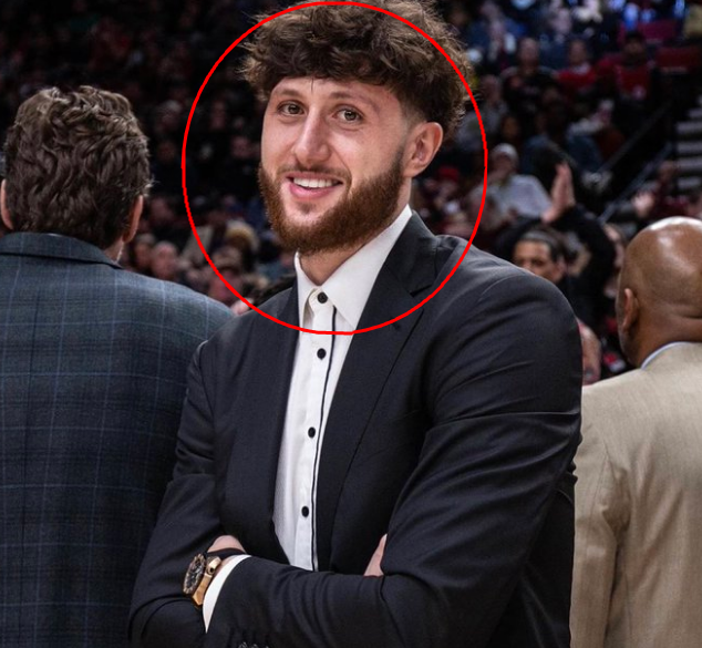 通过图片我们可以看到,第一张是努尔基奇留着泰迪长发,大胡须的照片