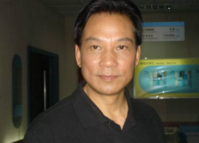 老戏骨嫁给著名演员金鑫 结婚38年恩爱至今;儿子还是著名导演