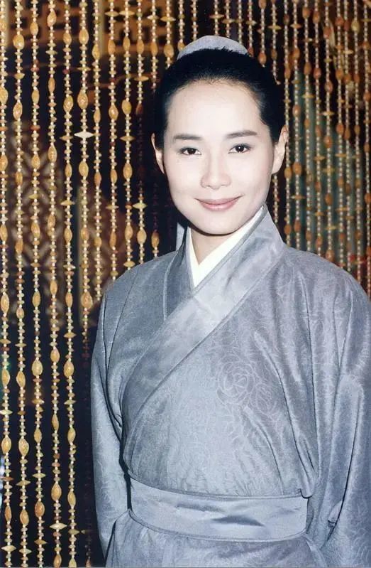 杨幂|女扮男装英气逼人，把女性观众掰弯的演员，你记得几个？