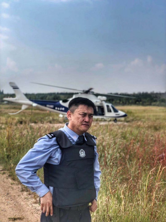 克斯,是一名人民警察,这颗子弹则是在一场特别惊险