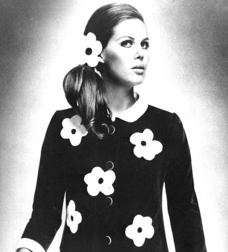 在pattie boyd和披头士乐队成员george harrison结婚的时候,穿的皮草