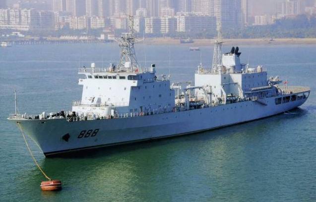 中国第一艘远洋补给舰退役901以后给航母喂奶的活儿交给我