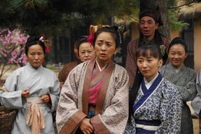 李勤勤|李勤勤：曾和郎平同学，嫁遍日本、欧、美，晒单身近况被嘲落魄